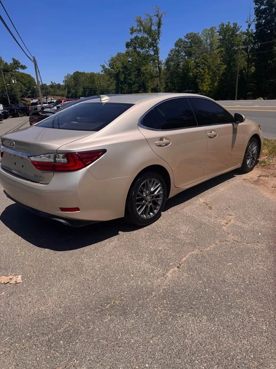 2018 Lexus ES 6th Gen - Image 2 of 3