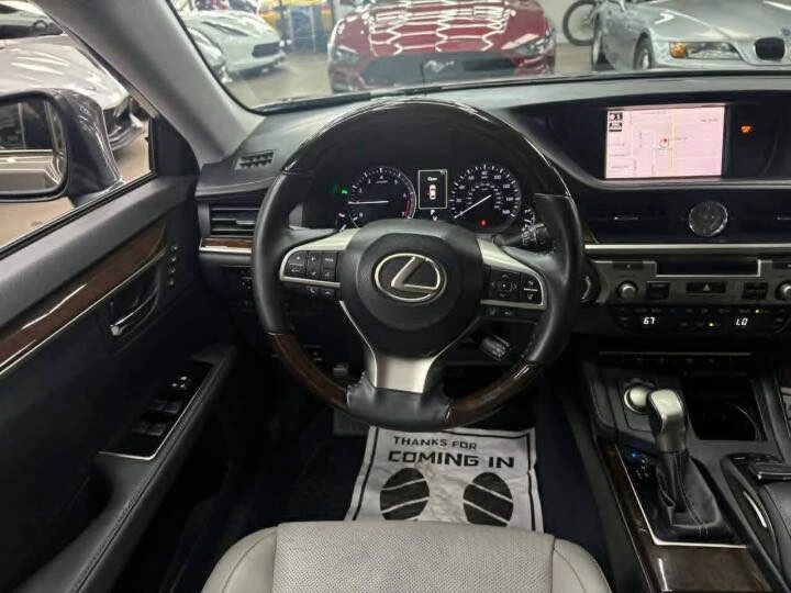 2018 Lexus ES 6th Gen - Image 17 of 20