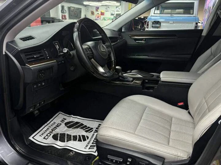 2018 Lexus ES 6th Gen - Image 10 of 20