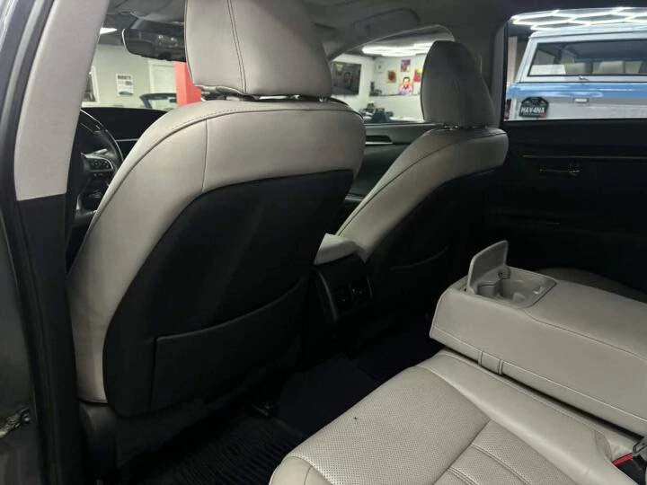 2018 Lexus ES 6th Gen - Image 11 of 20