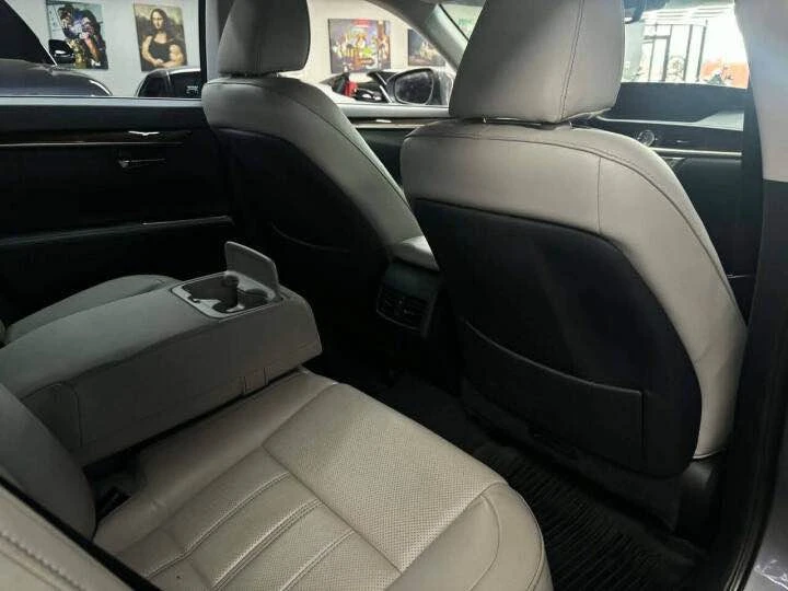 2018 Lexus ES 6th Gen - Image 15 of 20