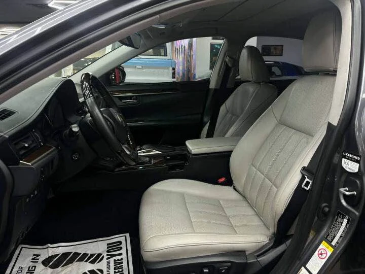 2018 Lexus ES 6th Gen - Image 16 of 20