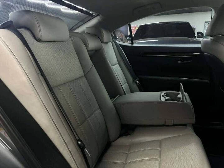 2018 Lexus ES 6th Gen - Image 13 of 20