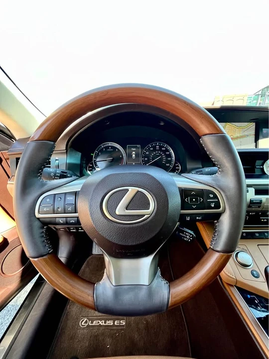2018 Lexus ES 6th Gen - Image 11 of 13