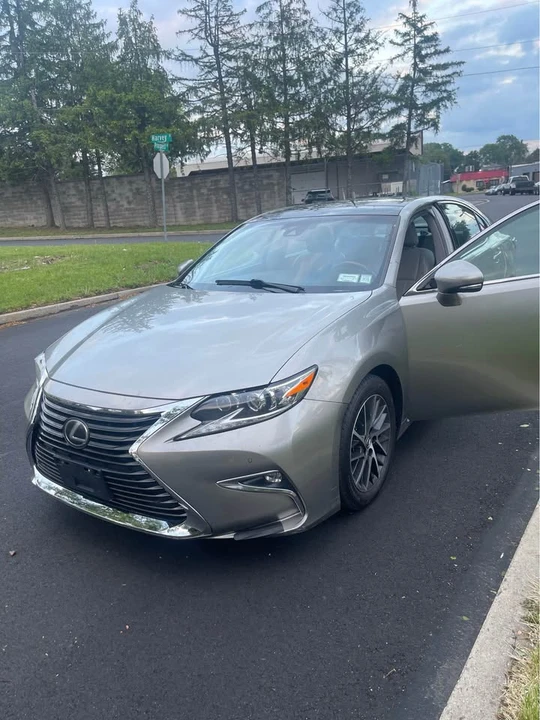 2018 Lexus ES 6th Gen - Image 3 of 10