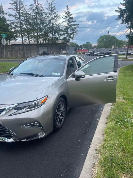 2018 Lexus ES 6th Gen - Image 2 of 10
