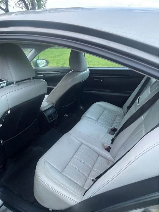 2018 Lexus ES 6th Gen - Image 9 of 10