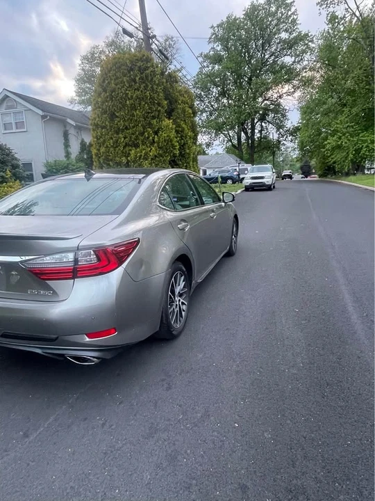 2018 Lexus ES 6th Gen - Image 5 of 10