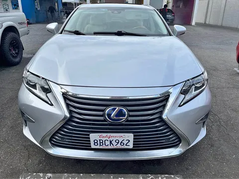 2018 Lexus ES 300h Ultra Luxury Sedan 4D