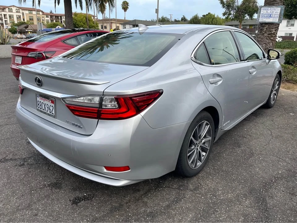 2018 Lexus ES 6th Gen - Image 5 of 20
