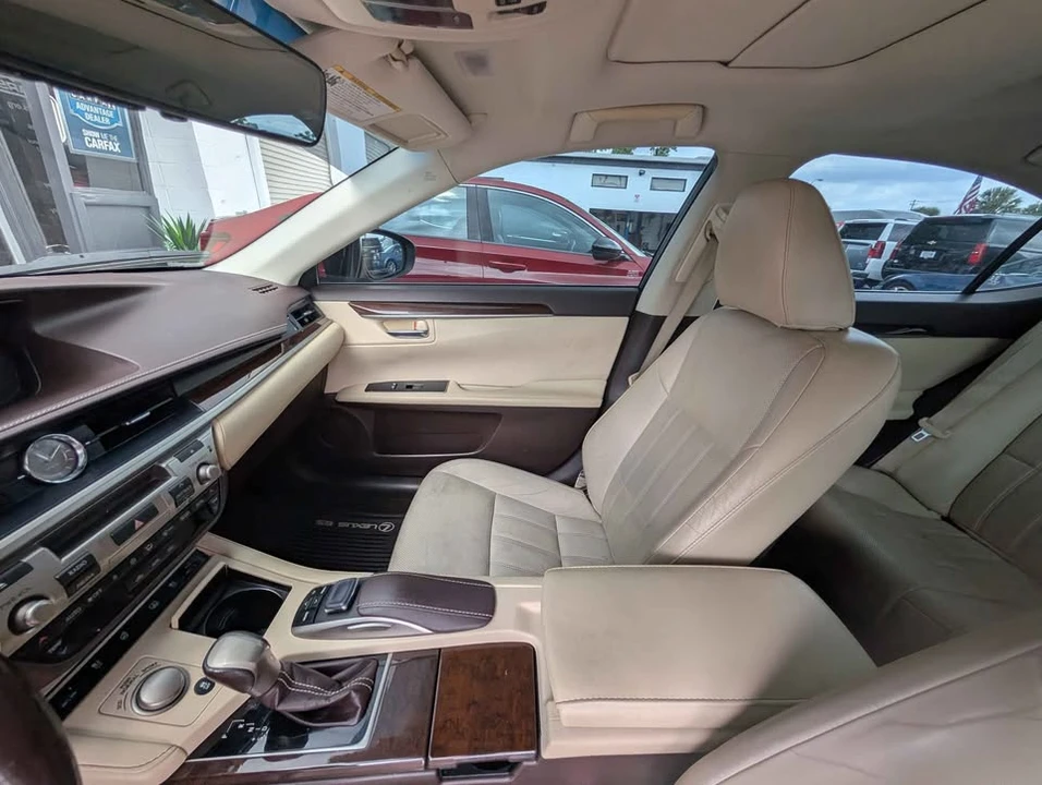 2018 Lexus ES 6th Gen - Image 9 of 15