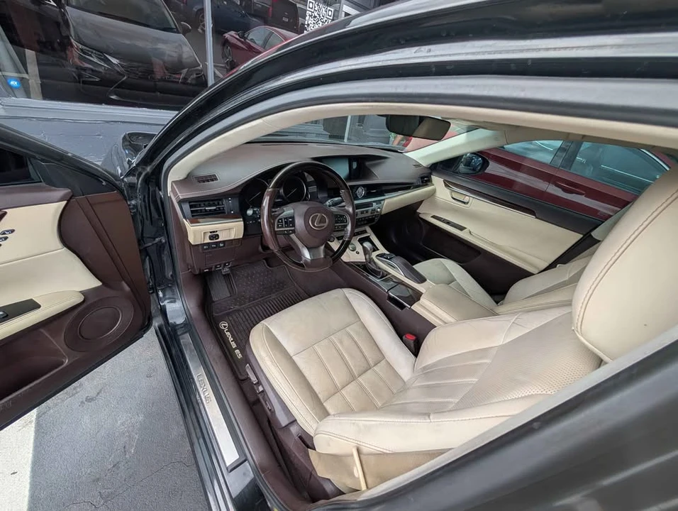 2018 Lexus ES 6th Gen - Image 5 of 15