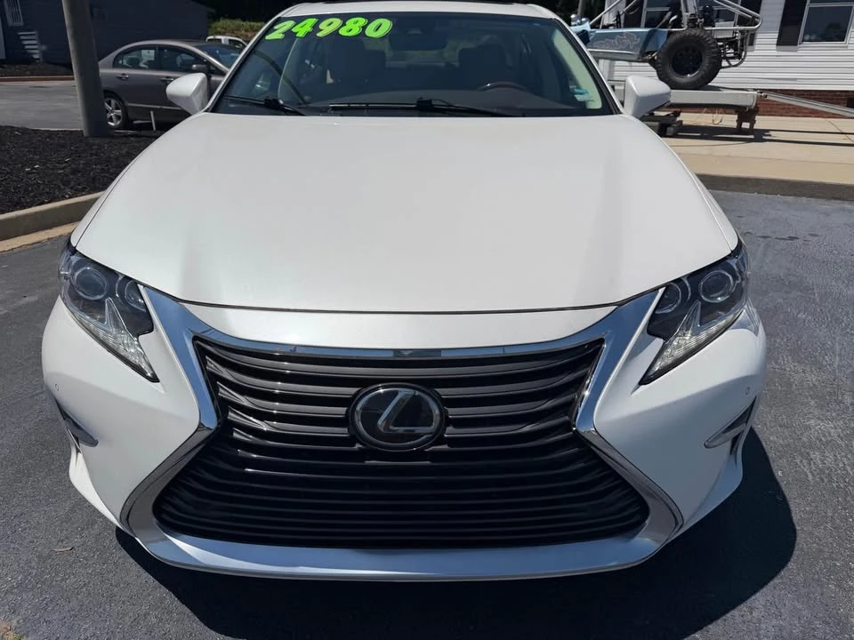 2018 Lexus ES 6th Gen - Image 5 of 16