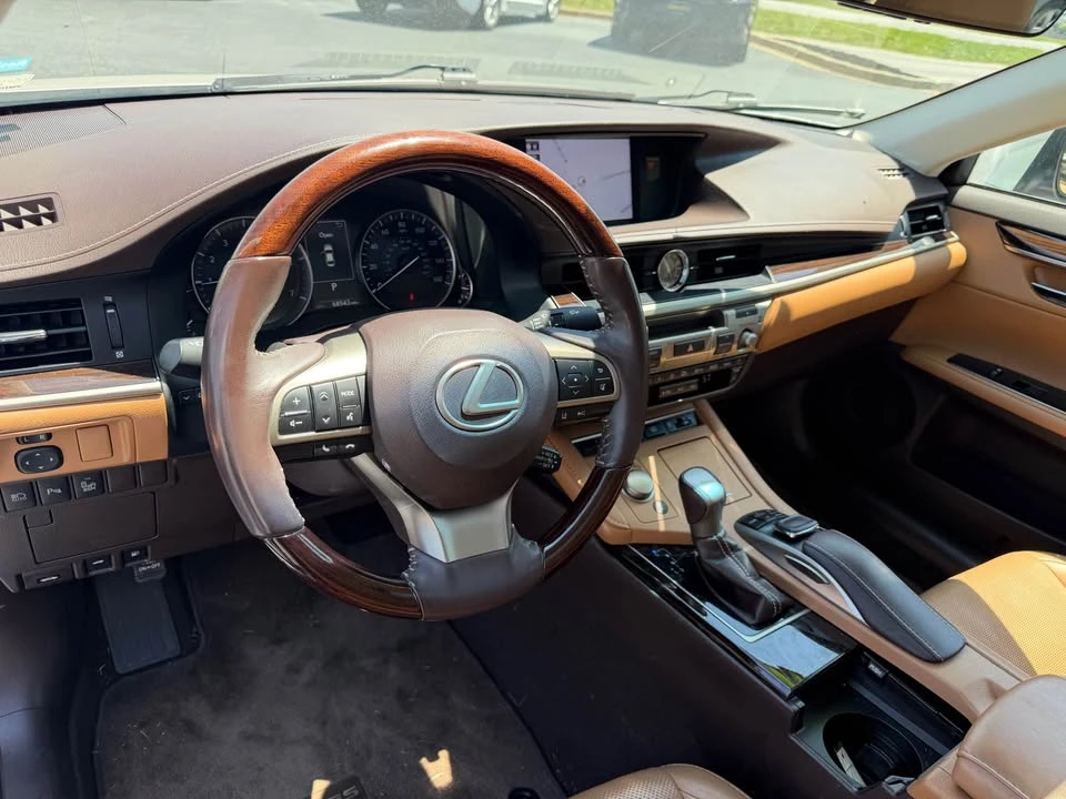 2018 Lexus ES 6th Gen - Image 8 of 16