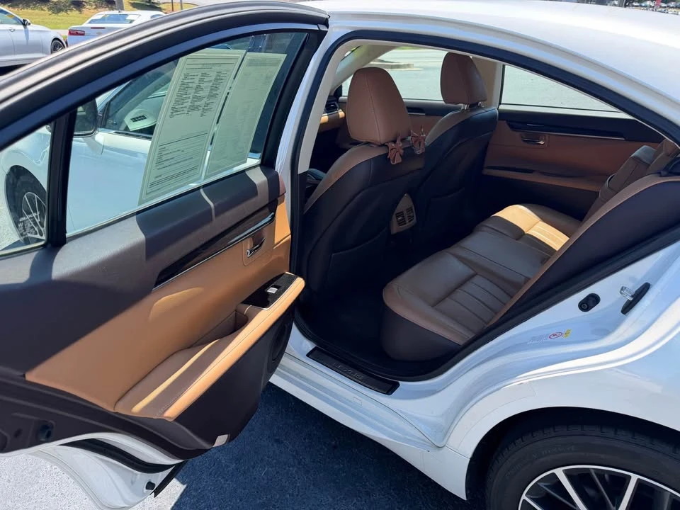2018 Lexus ES 6th Gen - Image 9 of 16