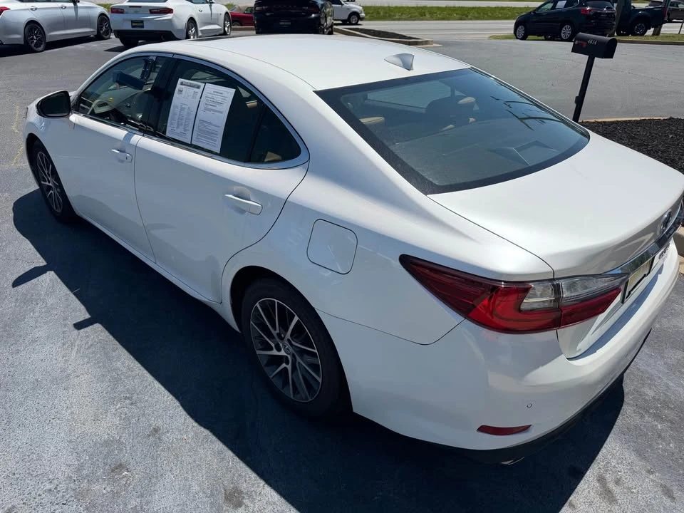 2018 Lexus ES 6th Gen - Image 2 of 16