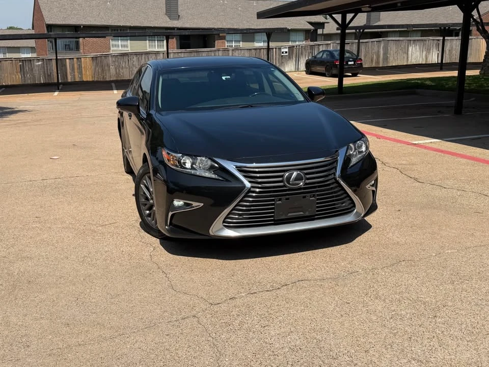 2018 Lexus ES 6th Gen - Image 2 of 10
