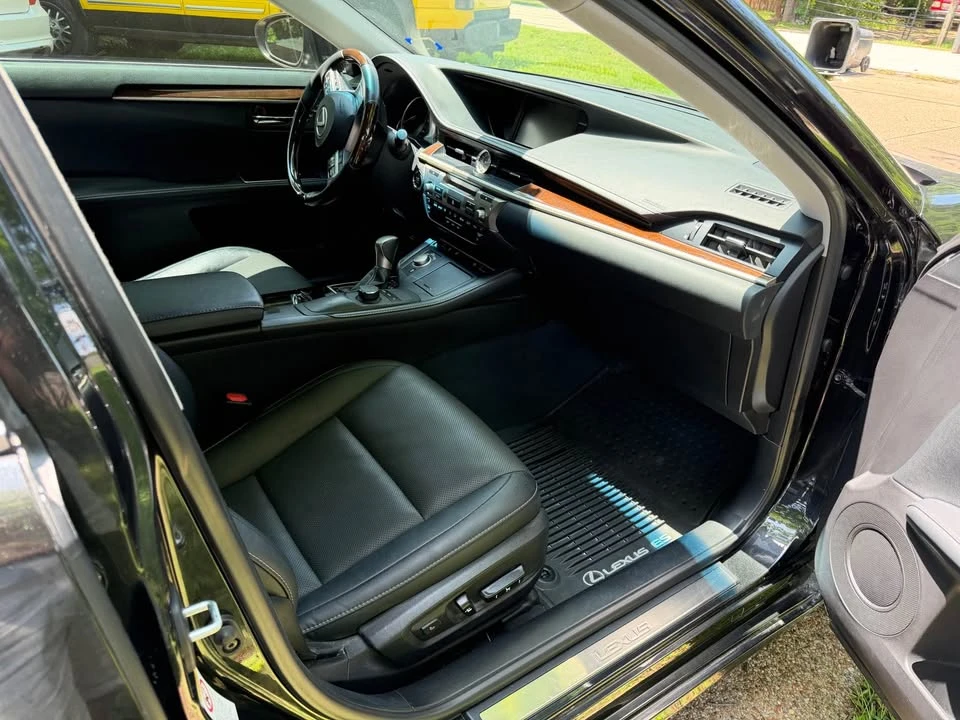 2018 Lexus ES 6th Gen - Image 8 of 10
