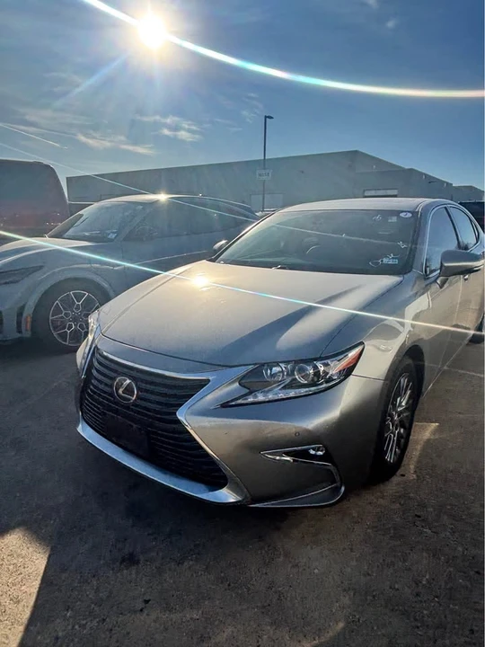 2018 Lexus ES 6th Gen - Image 3 of 9