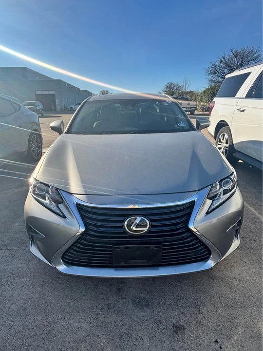 2018 Lexus ES 6th Gen - Image 2 of 9