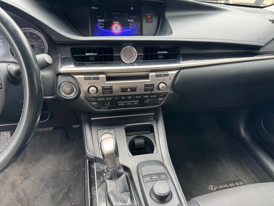 2018 Lexus ES 6th Gen - Image 10 of 16
