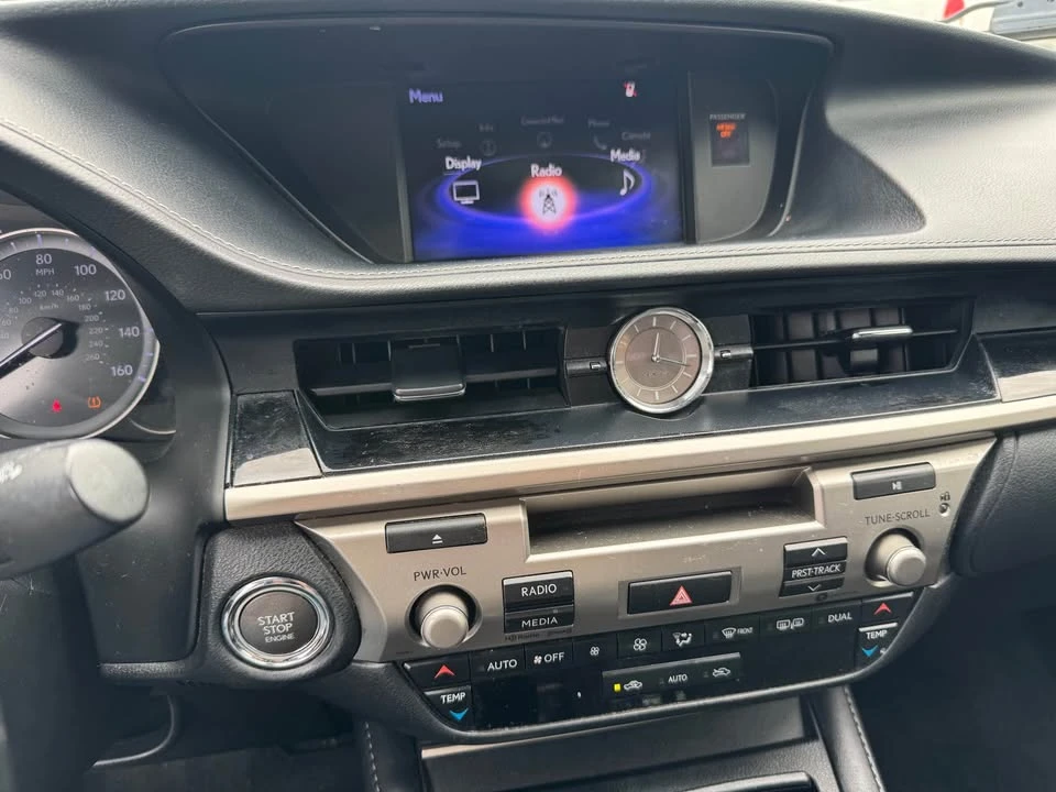 2018 Lexus ES 6th Gen - Image 11 of 16