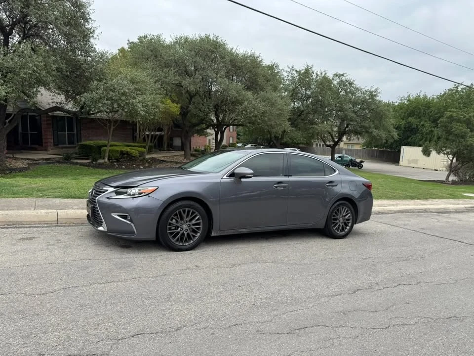 2018 Lexus ES 6th Gen - Image 2 of 20
