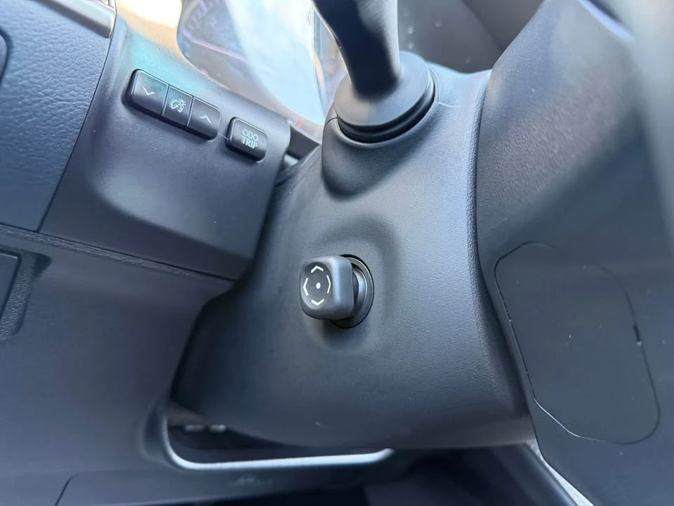 2018 Lexus ES 6th Gen - Image 16 of 19