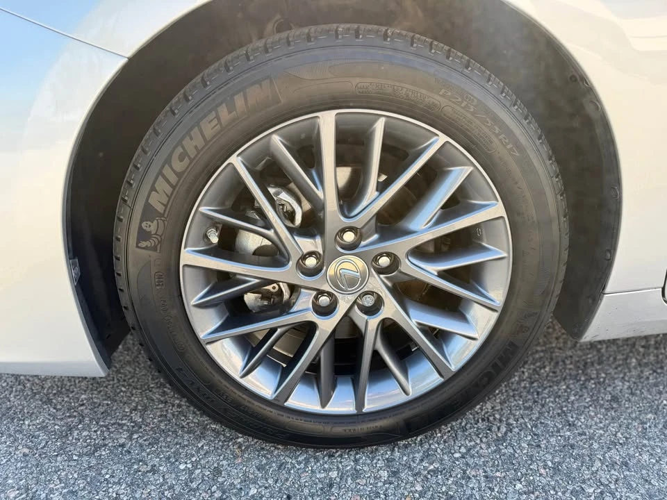 2018 Lexus ES 6th Gen - Image 7 of 19