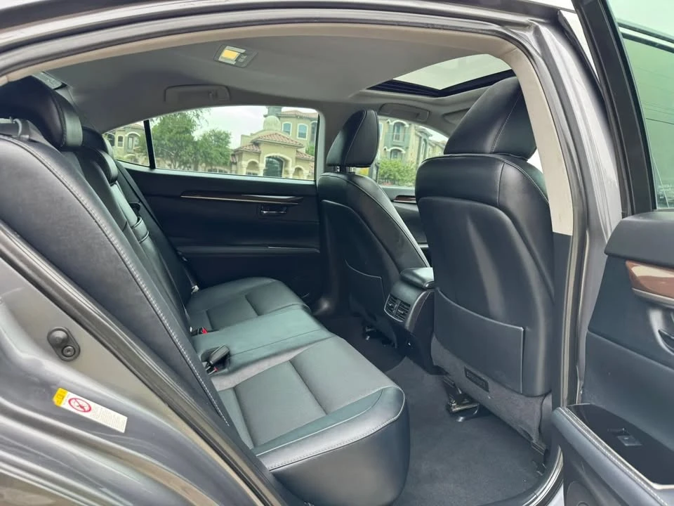 2018 Lexus ES 6th Gen - Image 16 of 20