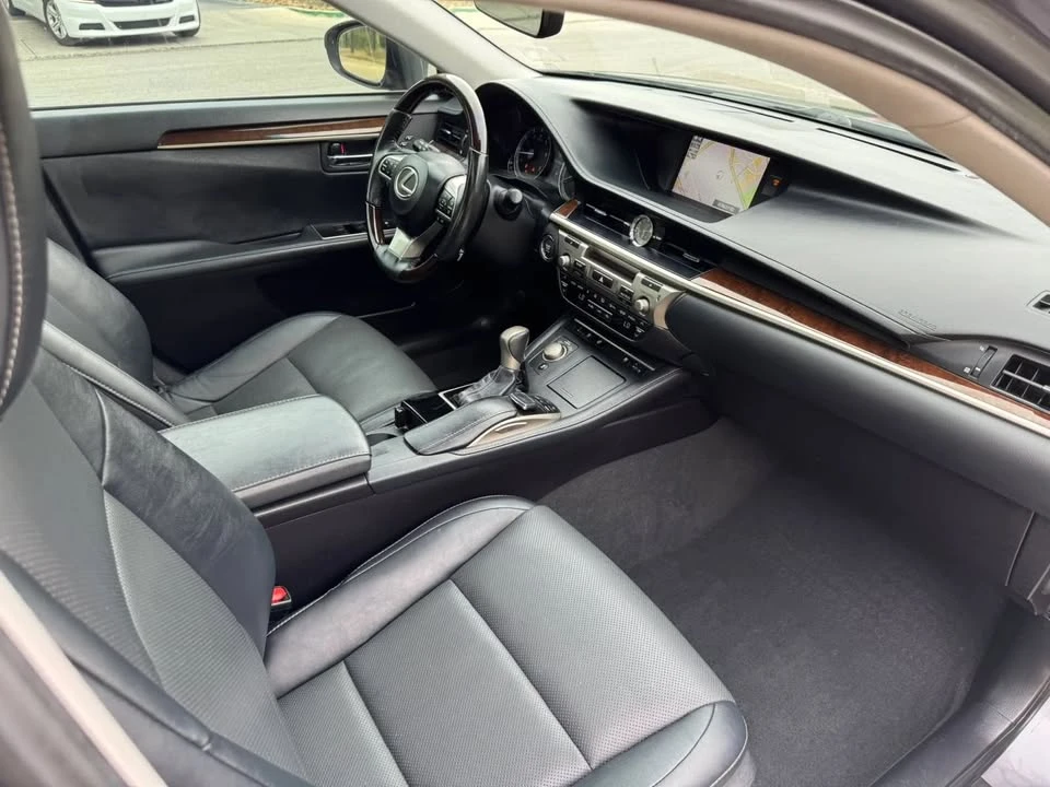 2018 Lexus ES 6th Gen - Image 18 of 20