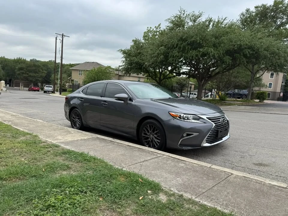 2018 Lexus ES 6th Gen - Image 8 of 20