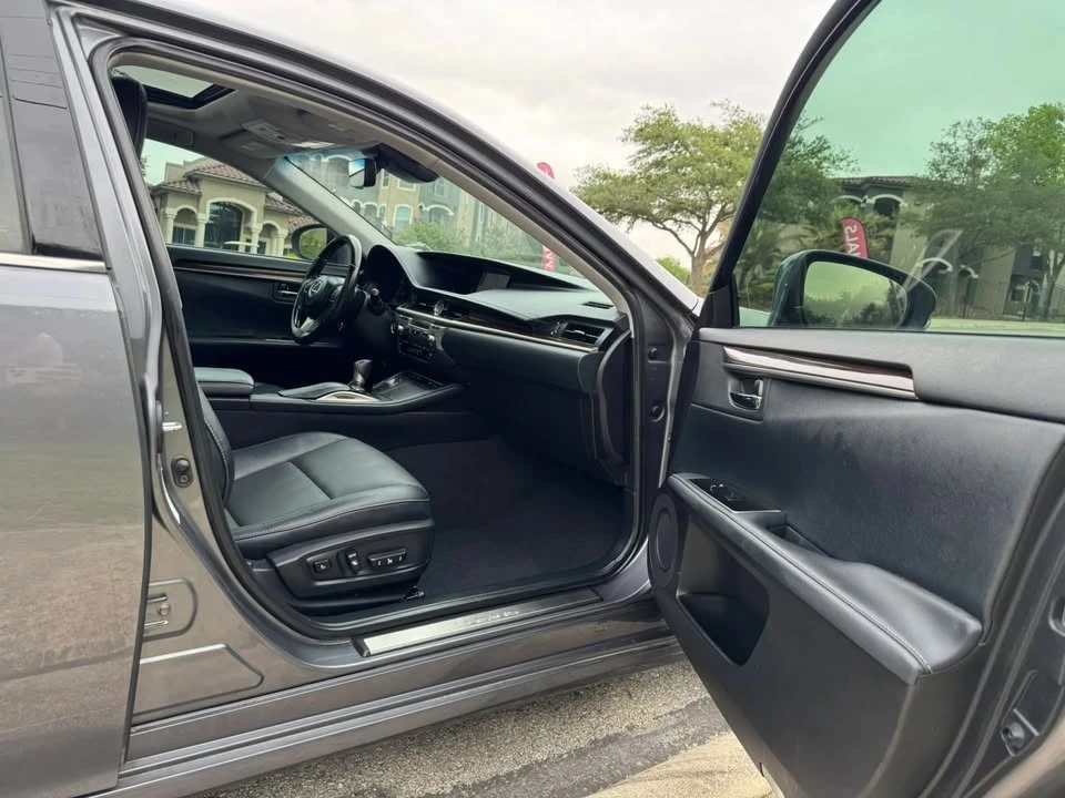 2018 Lexus ES 6th Gen - Image 17 of 20