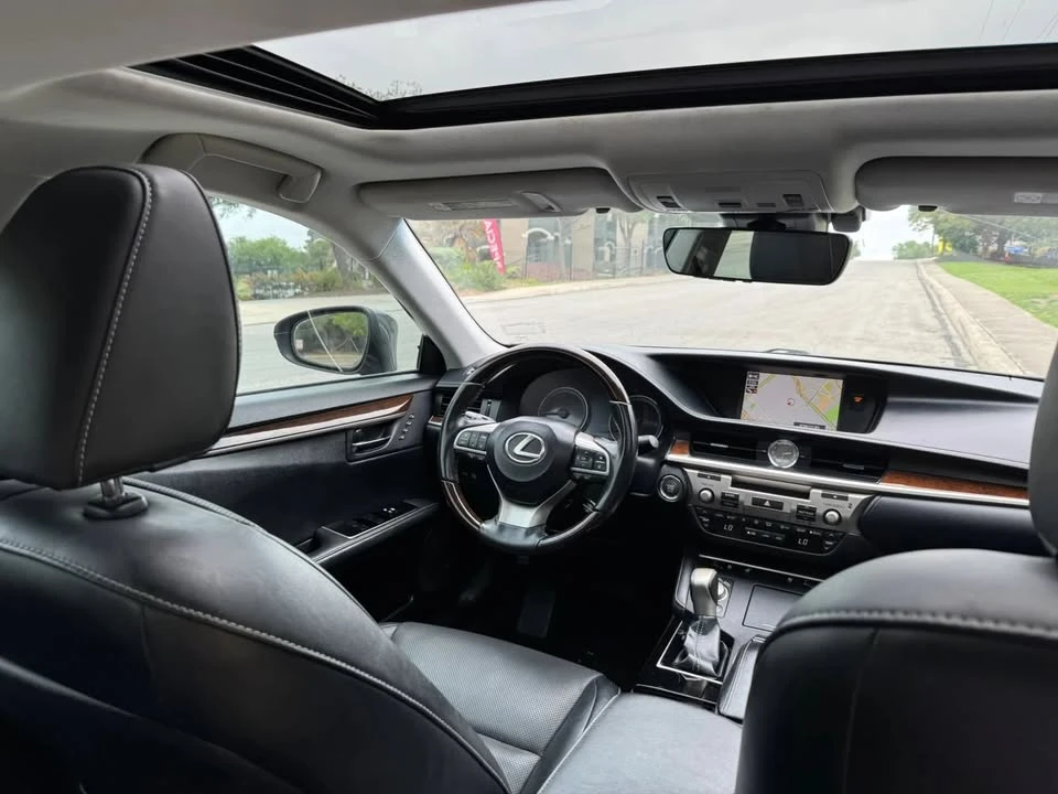 2018 Lexus ES 6th Gen - Image 14 of 20