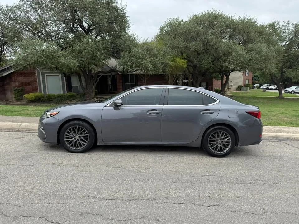 2018 Lexus ES 6th Gen - Image 3 of 20