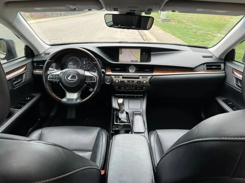 2018 Lexus ES 6th Gen - Image 12 of 20