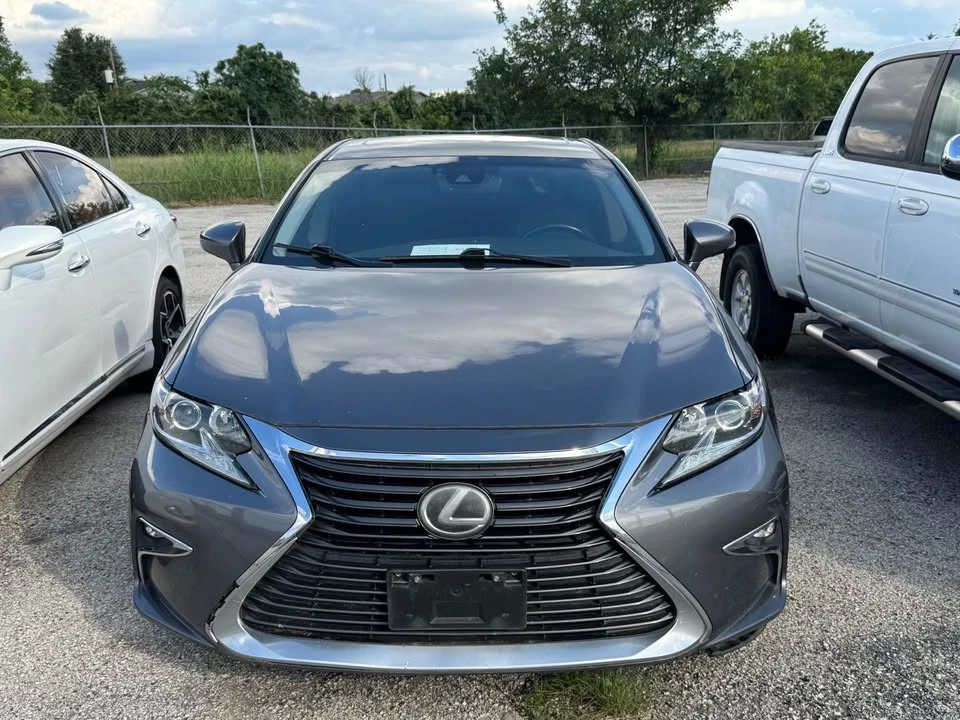 2018 Lexus ES 6th Gen - Image 15 of 16