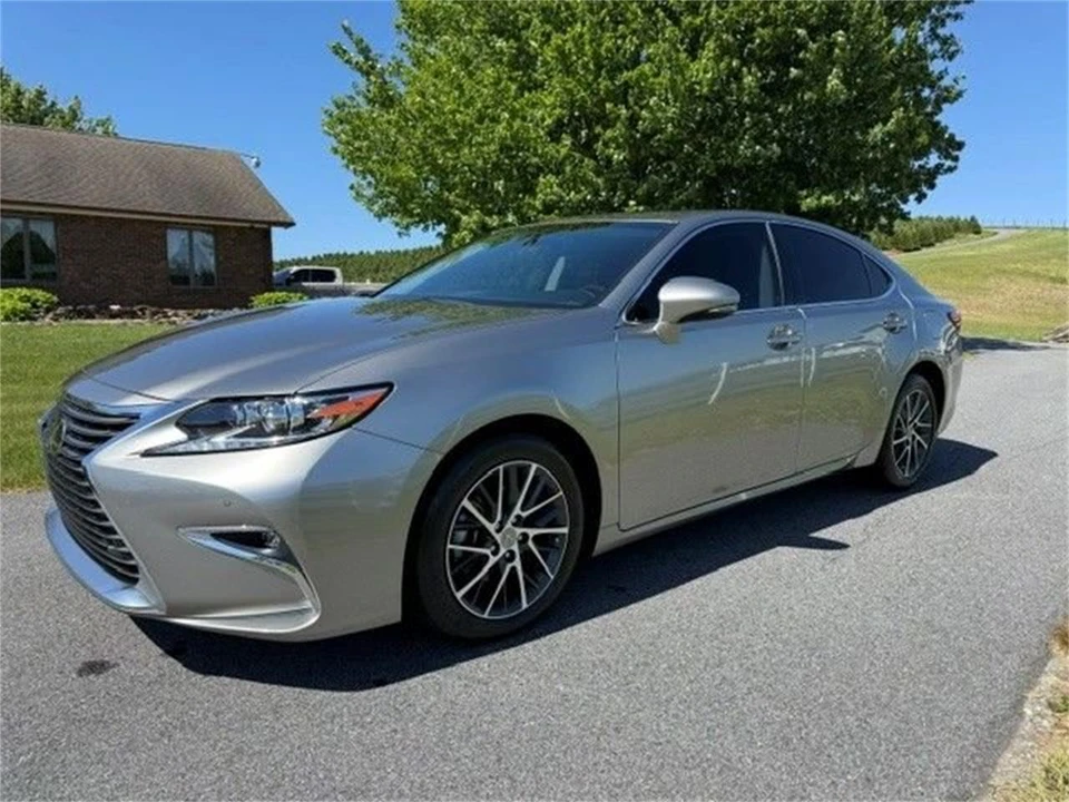 2018 Lexus ES 6th Gen - Image 8 of 19