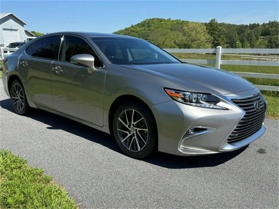 2018 Lexus ES 6th Gen - Image 10 of 19