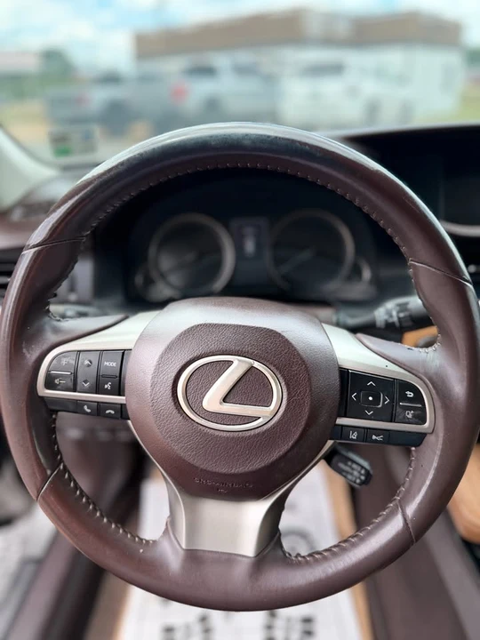 2018 Lexus ES 6th Gen - Image 10 of 10
