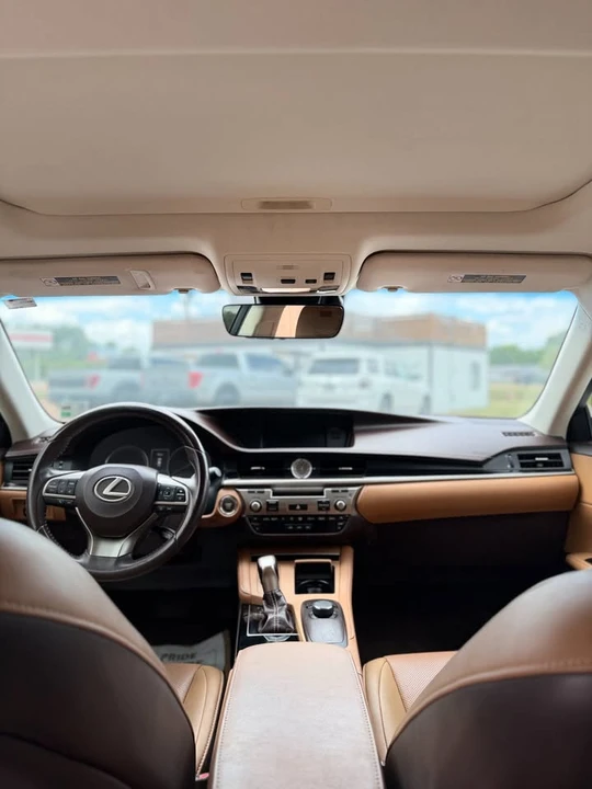 2018 Lexus ES 6th Gen - Image 7 of 10