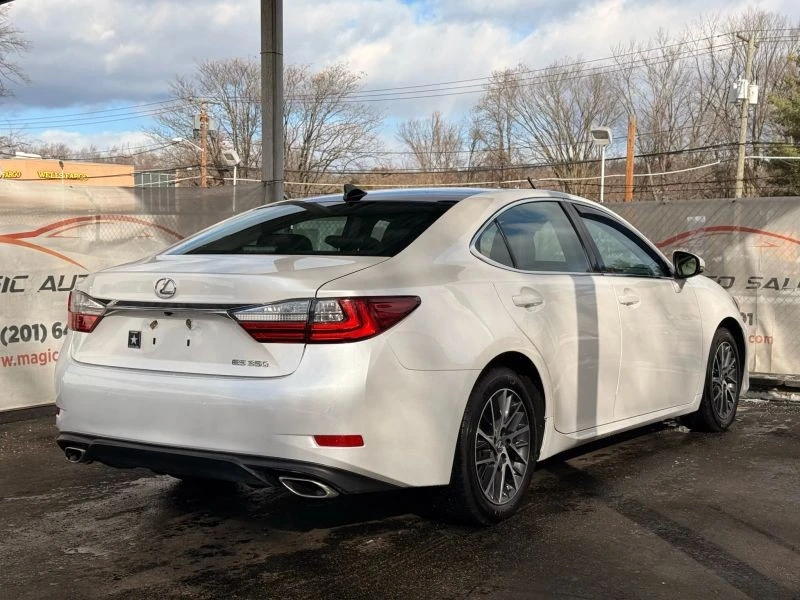 2018 Lexus ES 6th Gen - Image 10 of 12