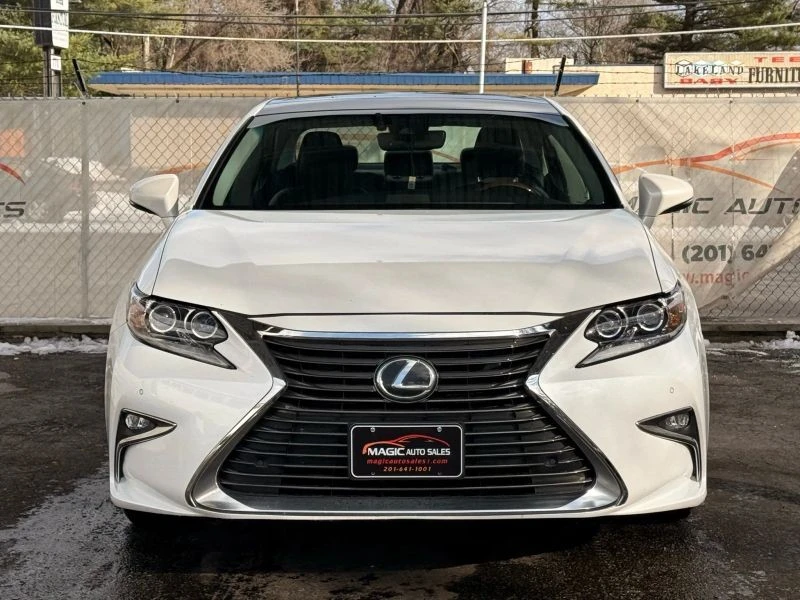 2018 Lexus ES 6th Gen - Image 3 of 12