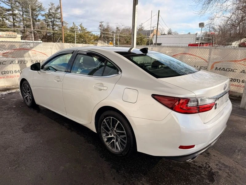 2018 Lexus ES 6th Gen - Image 12 of 12