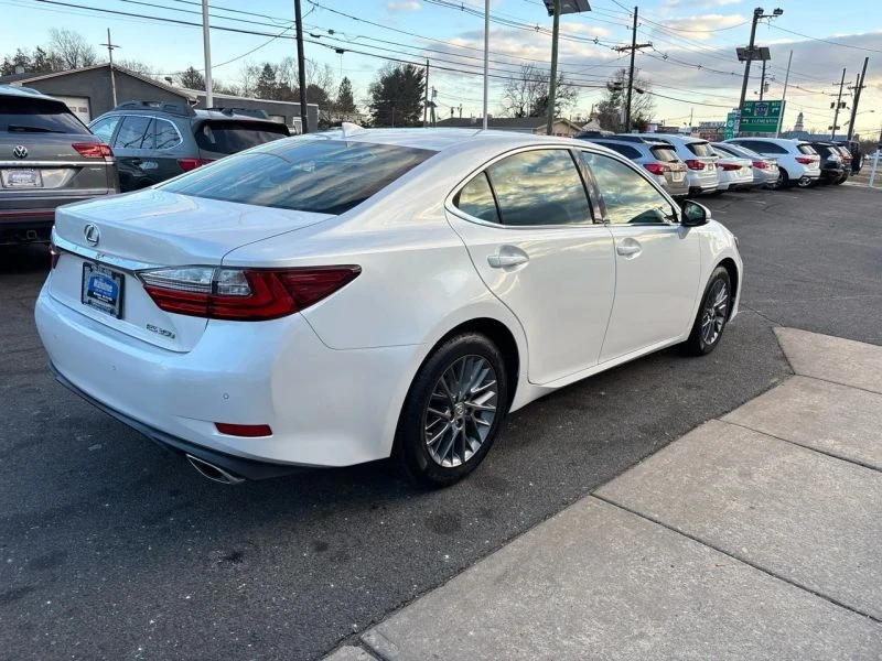 2018 Lexus ES 6th Gen - Image 9 of 12