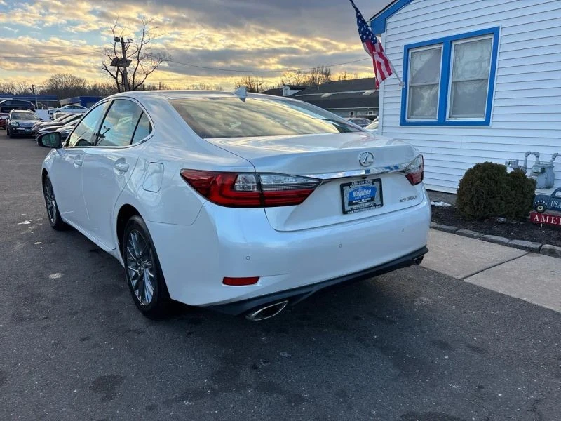 2018 Lexus ES 6th Gen - Image 5 of 12