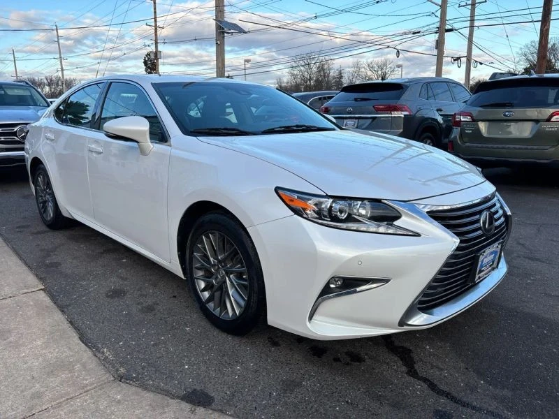 2018 Lexus ES 6th Gen - Image 10 of 12