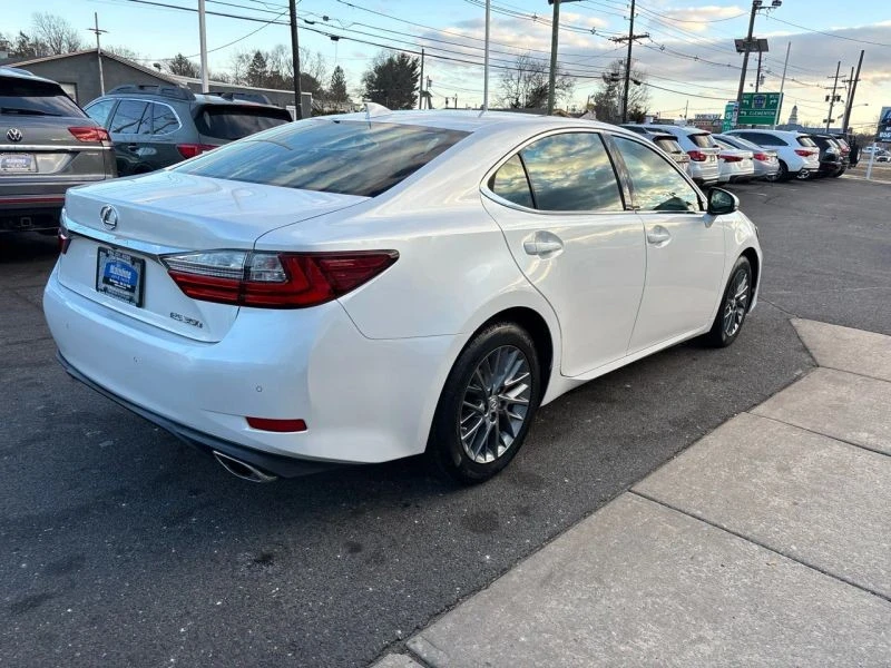 2018 Lexus ES 6th Gen - Image 8 of 12