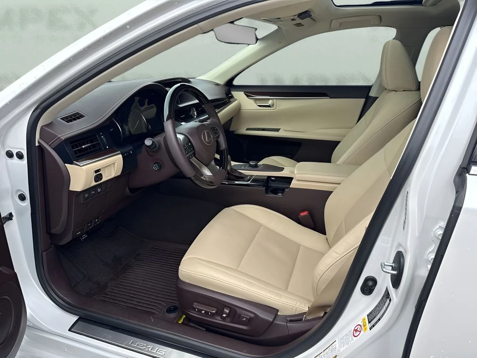 2018 Lexus ES 6th Gen - Image 9 of 12