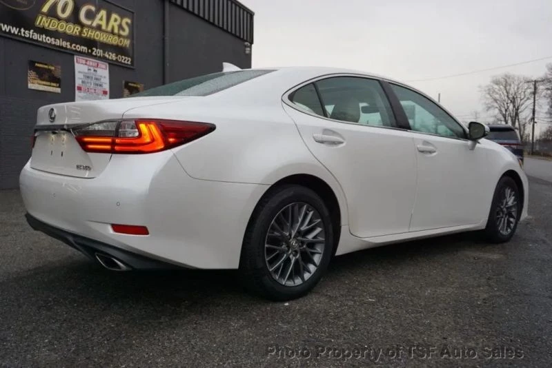 2018 Lexus ES 6th Gen - Image 7 of 12